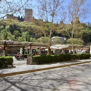 Inside Paseo De Tristes Spanien